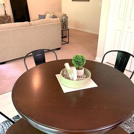 Enjoy This Amazing Home With Porch & Grill Near Dt Вудсток Номер фото